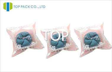 Las pequeñas bolsas de plástico que se puede volver a sellar rosadas con la ventana clara, bocado que empaqueta sin la cremallera