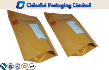 El Ziplock amarillo recicla plástico se levanta la bolsa para el té, bocados, comida de la nuez