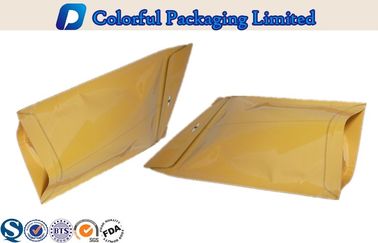 El Ziplock amarillo recicla plástico se levanta la bolsa para el té, bocados, comida de la nuez
