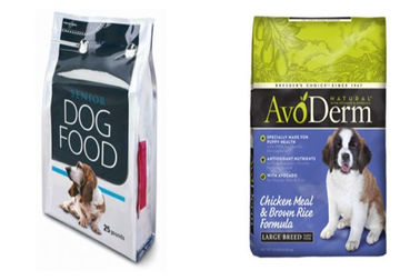 El escudete inferior se levanta el bolso del envase de plástico del alimento para animales con el ziplock que se puede volver a sellar superior